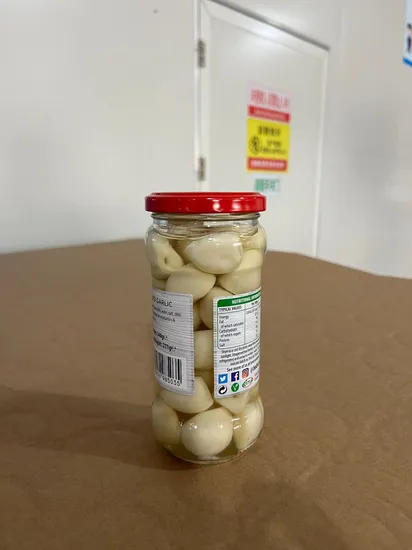 Pickled Garlic in Brine Packed in Glass Jars for Retail