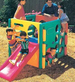 Woman′ S Day Gift Plastic Kids Game House for Free (TY-12311)