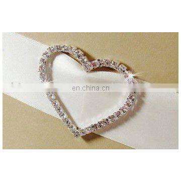 2013 Fashion shiny alloy rhinestone heart ribbon buckle
